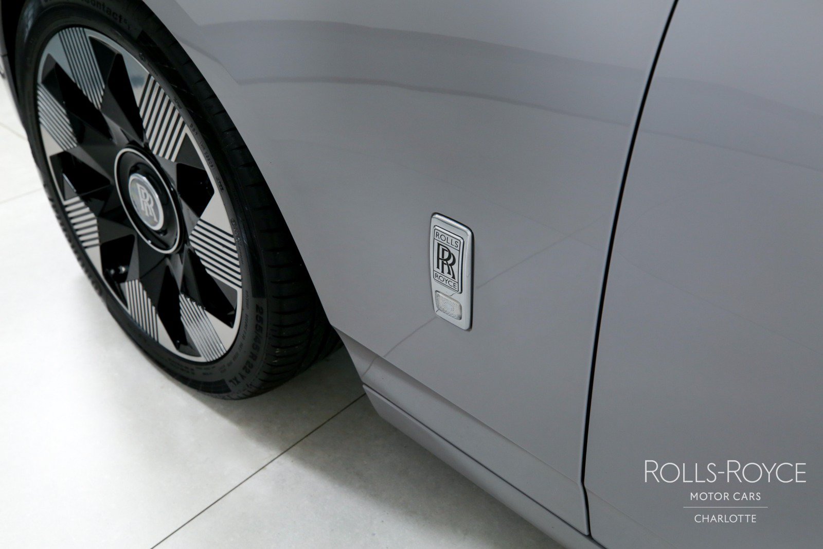 Used 2024 Rolls-Royce Phantom Sedan w/ The Phantom Package RWD image 44