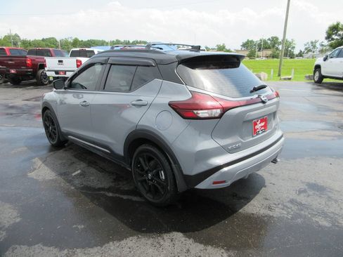 Used 2023 Nissan Kicks SR w/ SR Premium Package FWD image 10