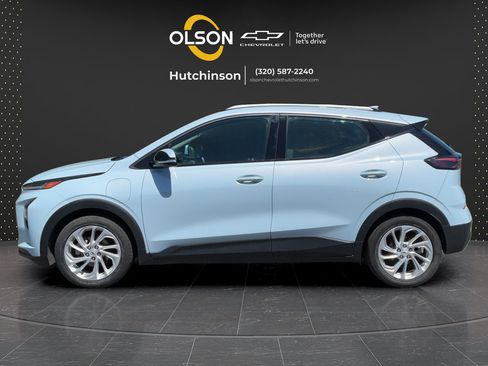 Certified 2023 Chevrolet Bolt EUV LT w/ Comfort Package FWD image 10