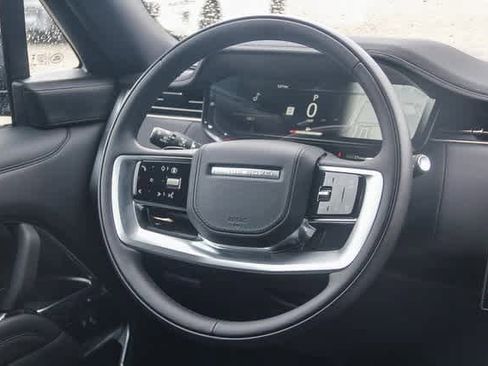 New 2025 Land Rover Range Rover SE image 12