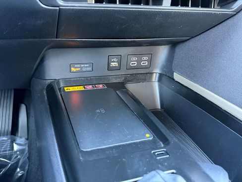 Used 2025 Toyota Camry LE image 27