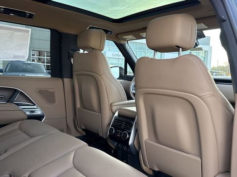 New 2026 Land Rover Range Rover Long Wheelbase SE image 15