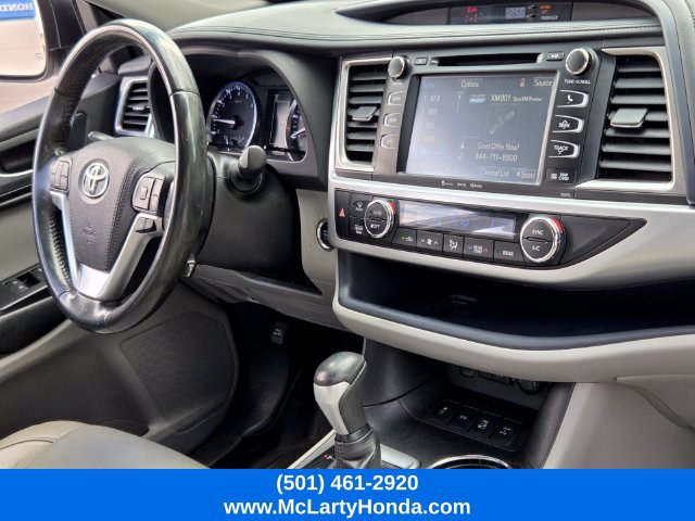 Used 2017 Toyota Highlander XLE AWD/4WD image 20