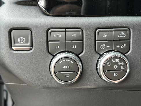 New 2026 GMC Sierra 1500 Elevation w/ Elevation Premium Package AWD/4WD image 31