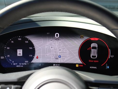 Used 2024 Porsche Macan 4 Electric image 19