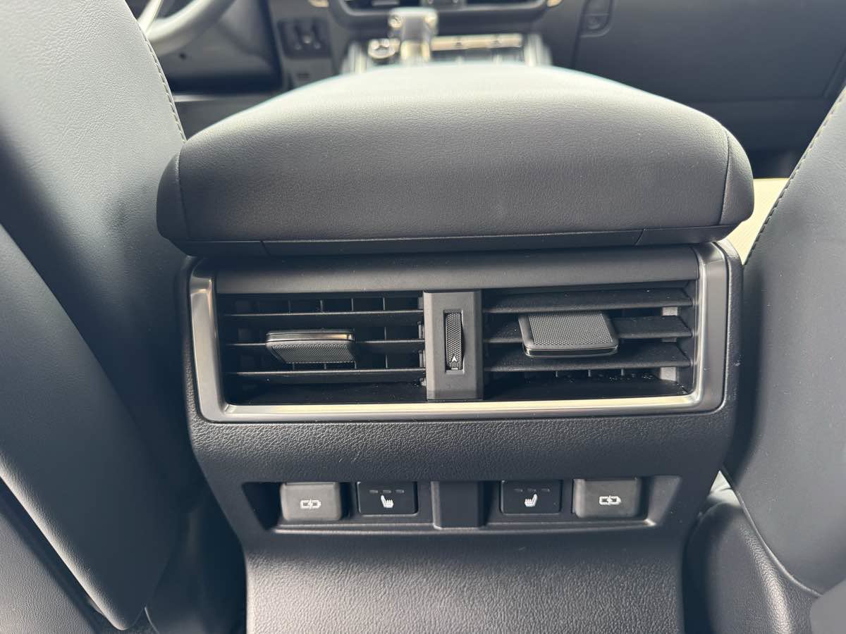 Used 2025 Lexus GX 550 AWD/4WD image 27