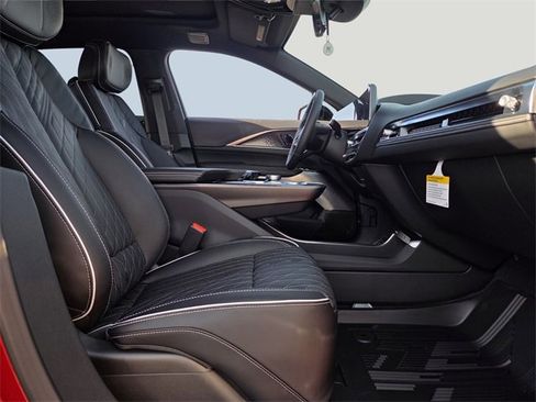 New 2026 Cadillac Lyriq V w/ Exterior Carbon Fiber Package image 14