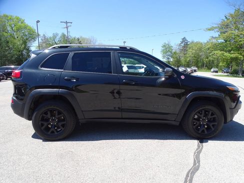 Used 2015 Jeep Cherokee Trailhawk w/ Leather Interior Group AWD/4WD image 41