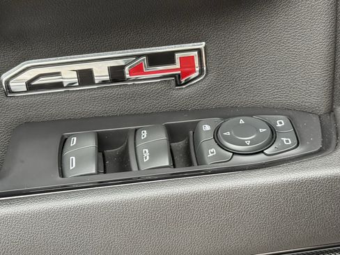 Used 2022 GMC Sierra 1500 AT4 w/ AT4 Premium Package AWD/4WD image 26