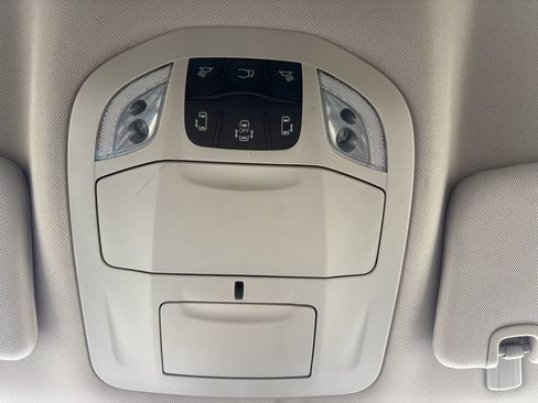 Used 2024 Chrysler Pacifica Touring-L FWD image 20