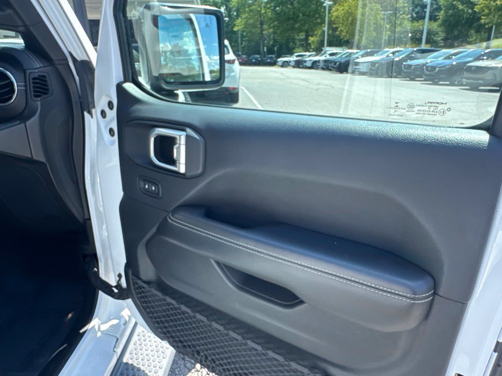 Used 2018 Jeep Wrangler Unlimited Sahara AWD/4WD image 71