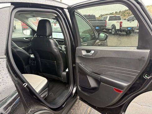 Used 2024 Ford Escape SE image 21
