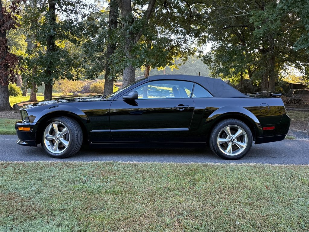 Used 2007 Ford Mustang GT RWD image 4