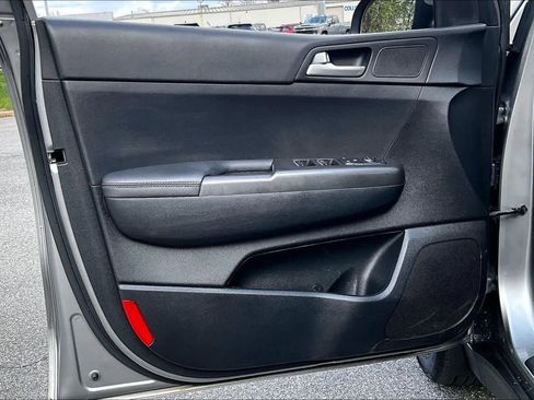 Used 2020 Kia Sportage LX image 21