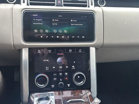 Used 2020 Land Rover Range Rover HSE image 15