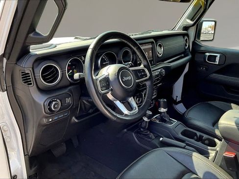 Used 2023 Jeep Wrangler Unlimited Sahara w/ Cold Weather Group image 16