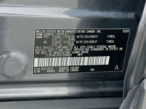 Certified 2025 Toyota RAV4 LE image 31