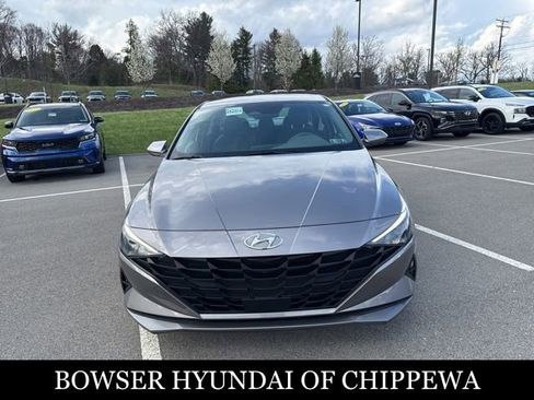 Used 2023 Hyundai Elantra SEL w/ Convenience Package image 10
