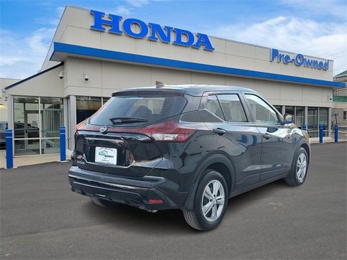 Used 2025 Nissan Kicks Play S image 4