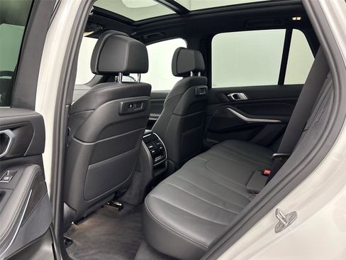 Used 2022 BMW X5 xDrive40i w/ Premium Package image 29