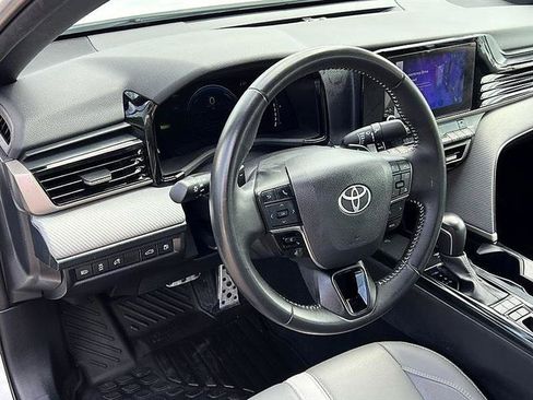 Used 2025 Toyota Camry SE FWD image 10