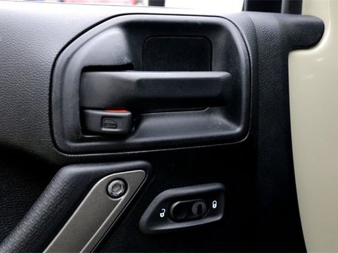 Used 2018 Jeep Wrangler Unlimited Sport S image 21