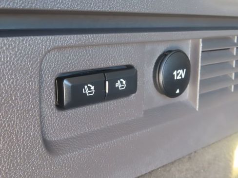 Used 2017 Lincoln MKX Select w/ Lincoln MKX Climate Package image 31