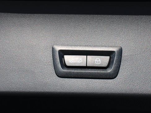 Used 2025 BMW X3 xDrive30i w/ Premium Package image 16