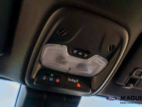 Used 2024 Chevrolet Colorado Trail Boss w/ Advanced Trailering Package AWD/4WD image 30
