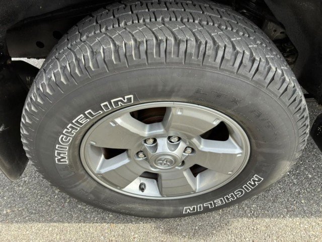 Used 2007 Toyota 4Runner SR5 AWD/4WD image 26