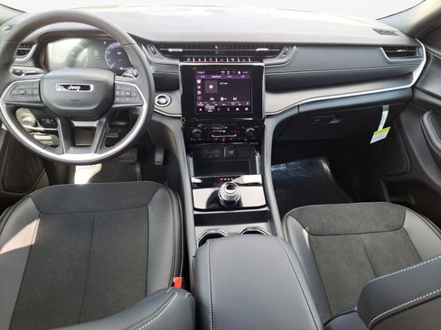 New 2025 Jeep Grand Cherokee L Altitude image 20