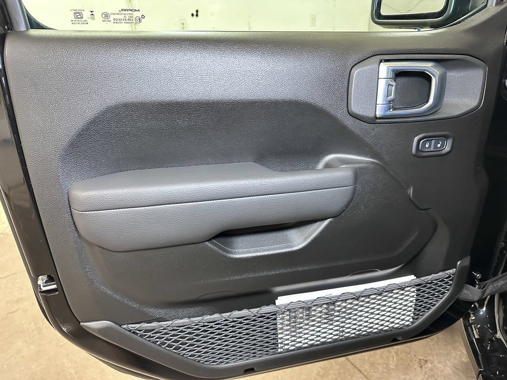 New 2026 Jeep Gladiator Sport AWD/4WD image 15