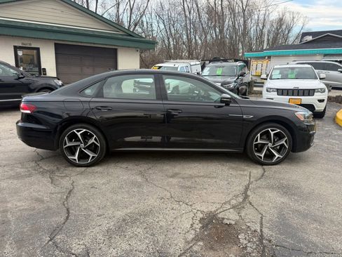 Used 2022 Volkswagen Passat 2.0T R-Line image 6