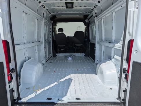 New 2024 RAM ProMaster 2500 w/ Quick Order Package 22H SLT+ image 11