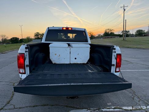 Used 2015 RAM 1500 ST AWD/4WD image 9