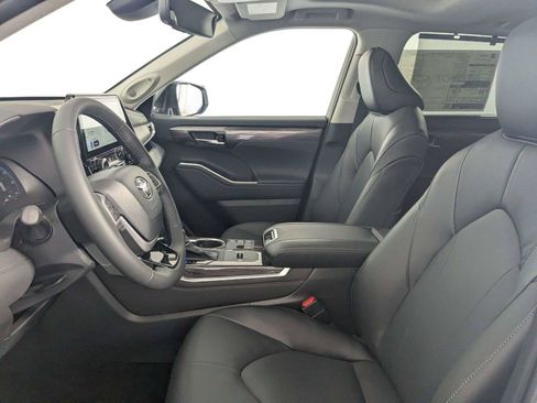 New 2026 Toyota Highlander Limited AWD/4WD image 8