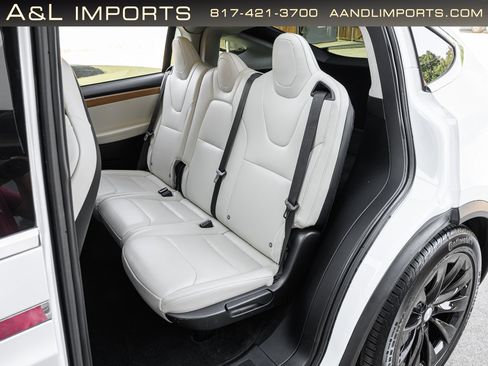 Used 2018 Tesla Model X 75D image 11