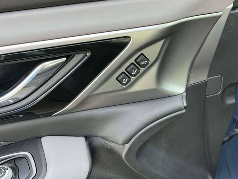 Used 2022 Subaru Outback Limited AWD/4WD image 15