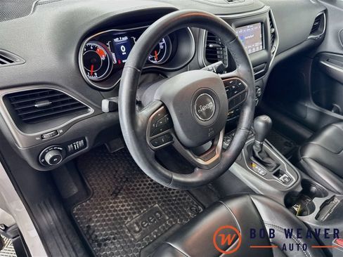 Used 2019 Jeep Cherokee Latitude Plus w/ Cold Weather Group AWD/4WD image 11