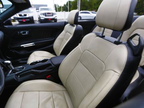 Used 2016 Ford Mustang Premium RWD image 5
