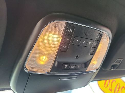 Used 2020 Jeep Grand Cherokee SRT AWD/4WD image 16