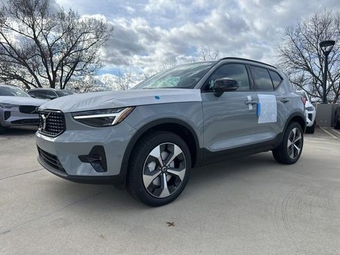 New 2026 Volvo XC40 B5 Plus w/ Protection Package Premier image 3