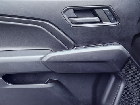 Used 2024 Chevrolet Colorado W/T AWD/4WD image 9
