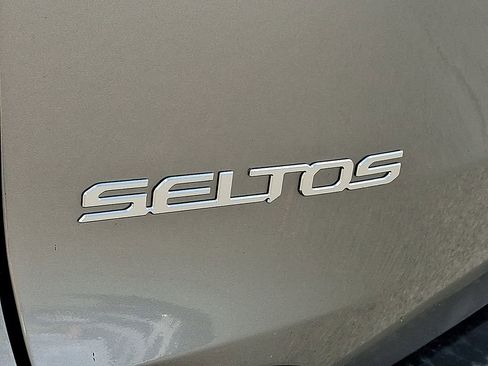 New 2026 Kia Seltos SX w/ SX Sunroof Package image 13