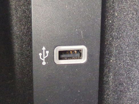 Used 2017 Lincoln MKX Premiere image 22