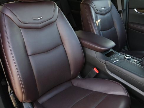 Used 2021 Cadillac XT6 Premium Luxury image 23