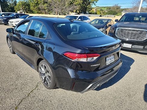 Used 2022 Toyota Corolla SE image 3