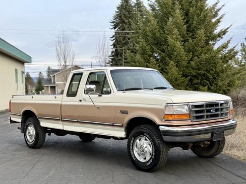 Used 1995 Ford F250 XLT image 1