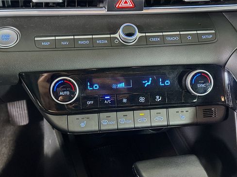 Used 2025 Hyundai Elantra SEL FWD image 24