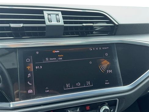 Used 2025 Audi Q3 2.0T Premium image 26